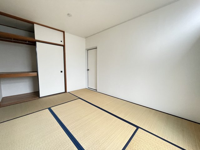ヴェールサイド寿の和室