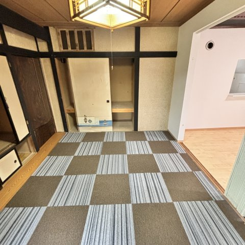 室蘭市御前水町1丁目12-28の玄関