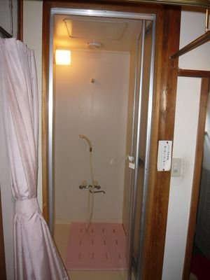 中野区中野３丁目のアパートのその他共用部分|入居者共用シャワー室