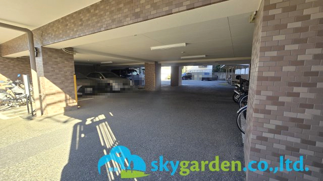 ライオンズマンション茅ヶ崎中央公園の駐車場