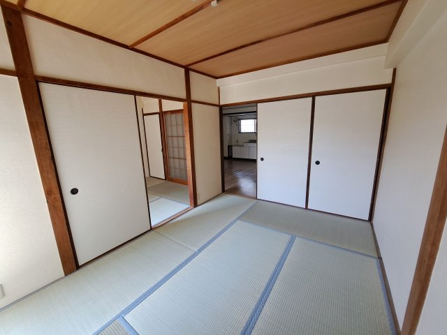 若草ハイツの寝室