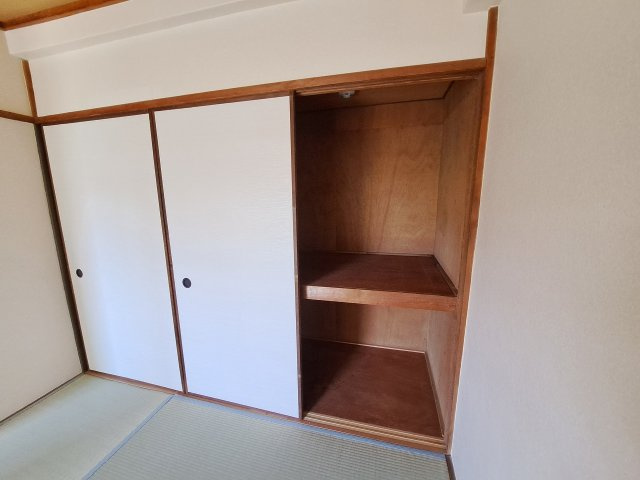 若草ハイツの収納