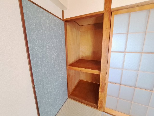 若草ハイツの収納
