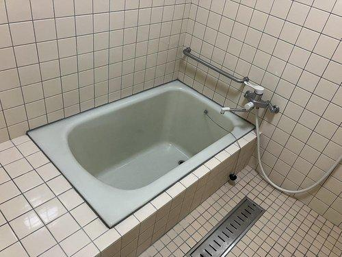 総社市久代中古住宅の浴室|現地（20２４年８月）撮影