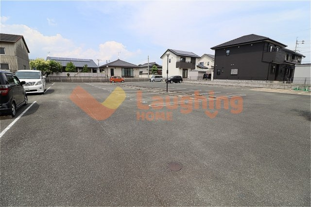 第33上野ビルの駐車場|駐車場があるので、車を買う予定の方も安心です