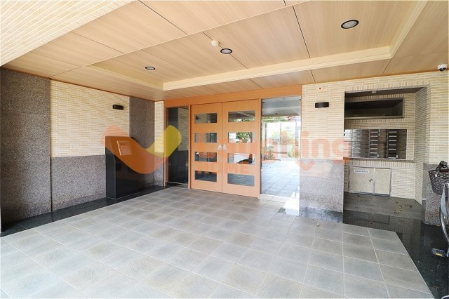 第33上野ビルのエントランス|ゆとりのあるエントランスです