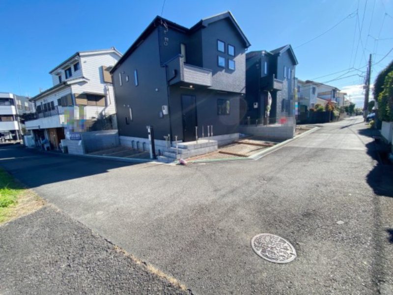 祝：成約済み　八王子市　中野山王　新築戸建て　３期の前面道路含む現地写真|角地で開放的な立地です。～仲介手数料無料☆八王子ひなた不動産～八王子市中野山王　新築戸建て