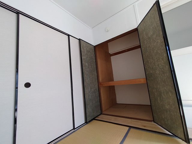 神戸市北区鈴蘭台東町６丁目の賃貸マンションの収納