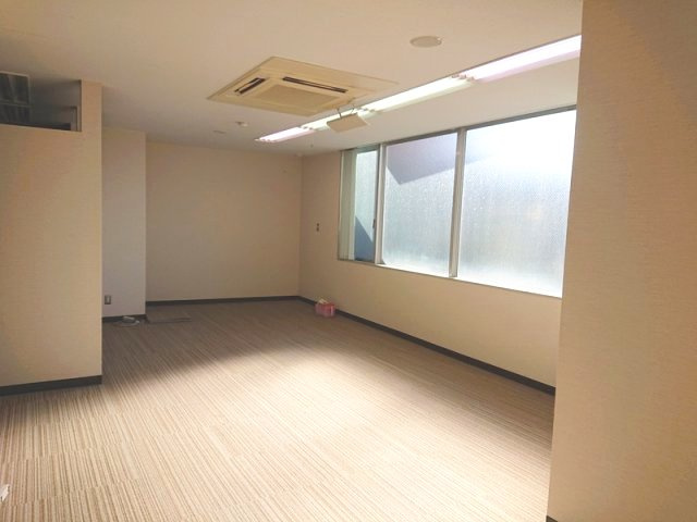 スタッフハウスビルの内装