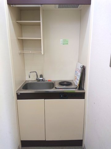 スタッフハウスビルのキッチン