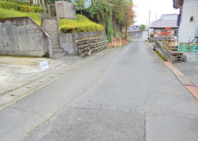 中古住宅　富士市大淵の前面道路含む現地写真|前面道路含む現地写真です