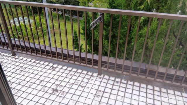 エールとよおかビルのバルコニー