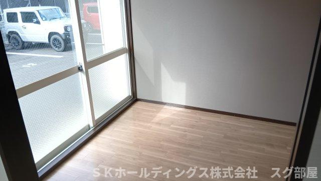 エールとよおかビルの居間・リビング