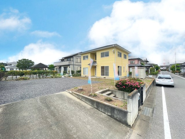 太田市新田瑞木町の前面道路含む現地写真|閑静な住宅街で、前面道路6ｍで駐車が苦手な方にもオススメです♪
