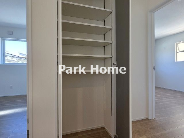 高知市小津町・4号地-新築戸建ての収納|２F:ホール内収納