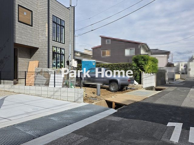 高知市小津町・4号地-新築戸建ての駐車場|2025.4月：建築中