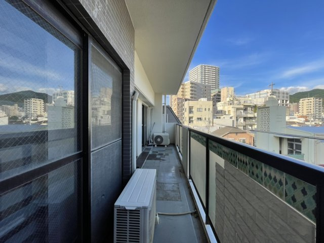 ファミーユ八幡のバルコニー|バルコニーを撮影したものです。