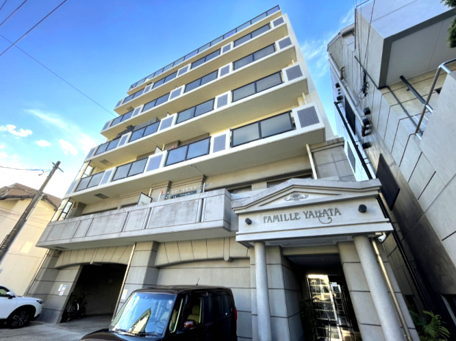 ファミーユ八幡の外観|建物外観を撮影したものです。