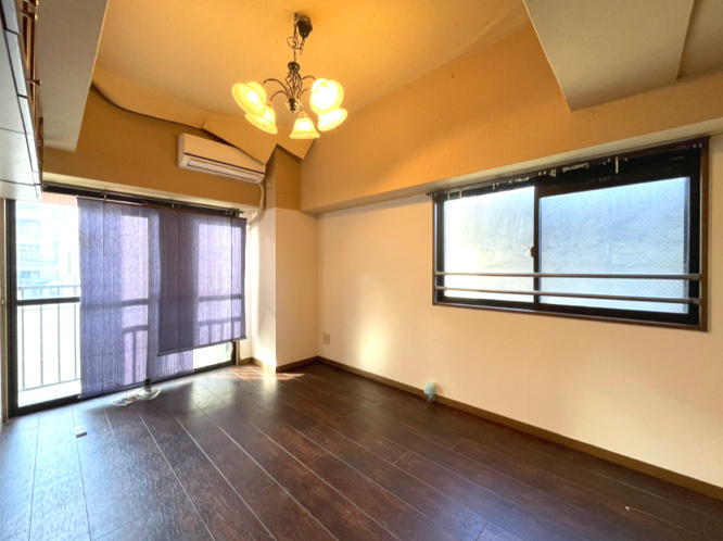 ファミーユ八幡の洋室|北側洋室を撮影したものです。