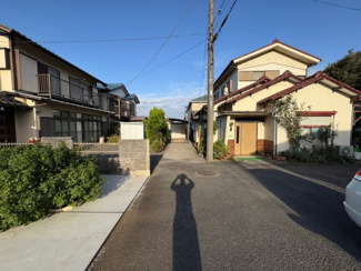 【前面道路含む現地写真】