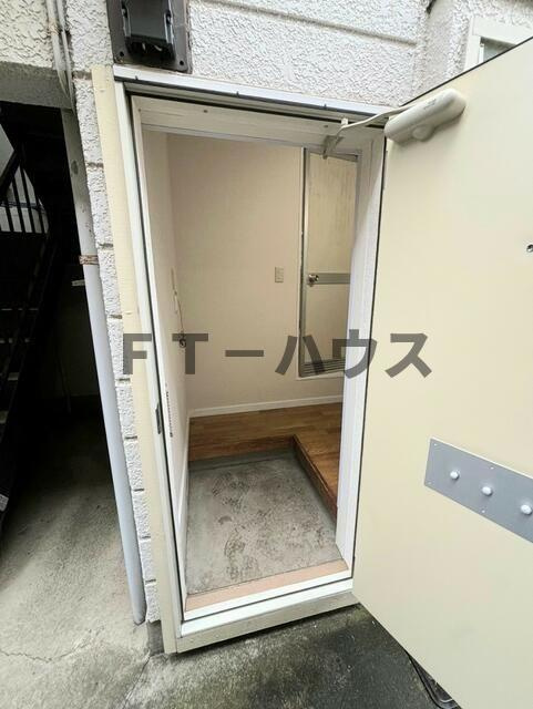 ＣＯＺＹコートＩのその他|窓があり明るいキッチン