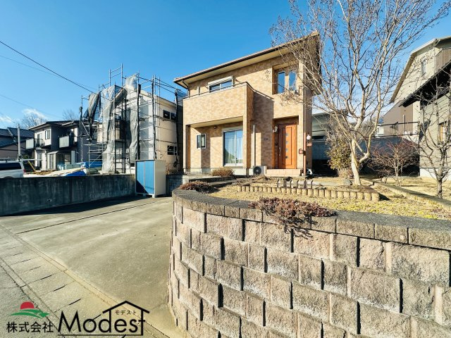 前橋市鼻毛石町中古住宅の前面道路含む現地写真|ご内覧可能です！
お問合せは青いバナーから！