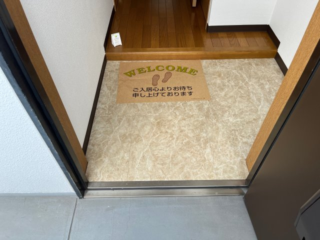 アジュール飾磨の玄関