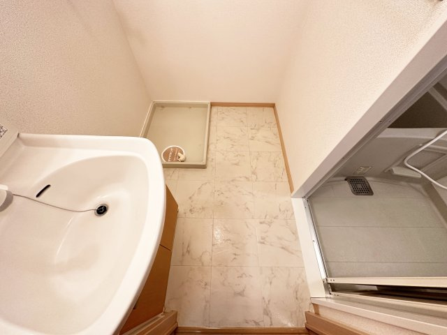ビレッジ北久保 C棟の洗面所