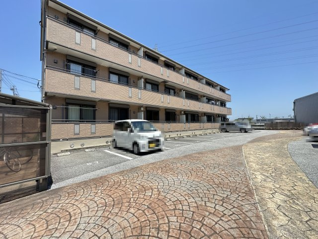 ビレッジ北久保 C棟の外観
