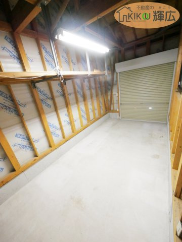 明石市大久保町八木　倉庫付戸建の内装