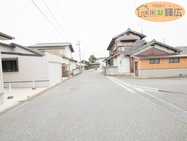 明石市大久保町八木　倉庫付戸建の前面道路含む現地写真