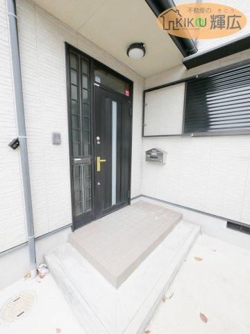 【玄関】 | 明石市大久保町八木　倉庫付戸建