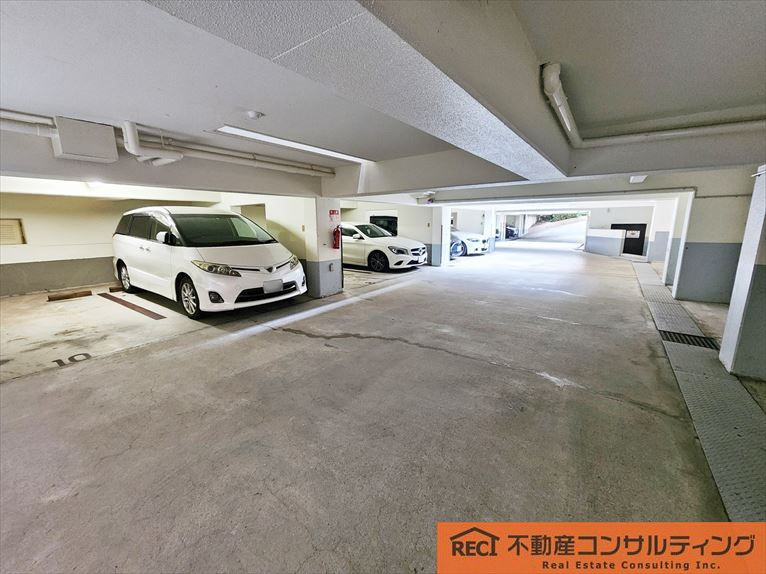イトーピア芦屋川の駐車場