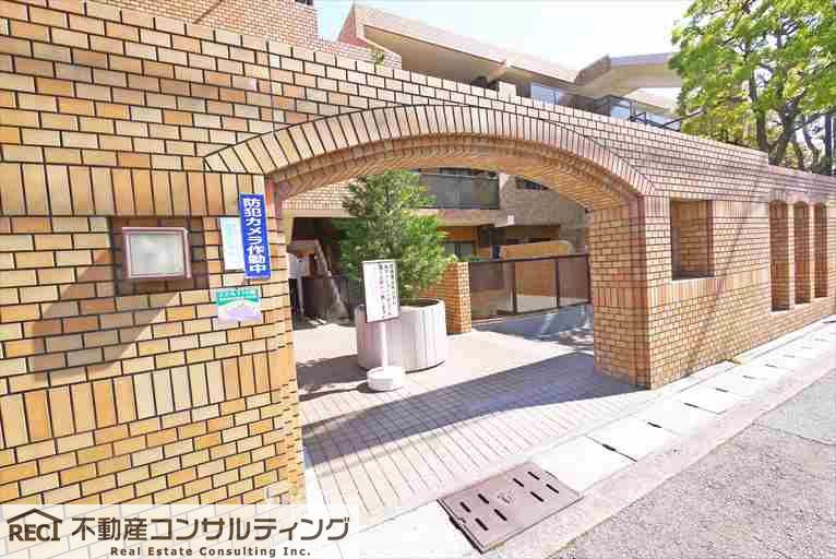 イトーピア芦屋川のエントランス