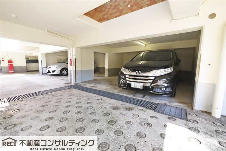イトーピア芦屋川の駐車場