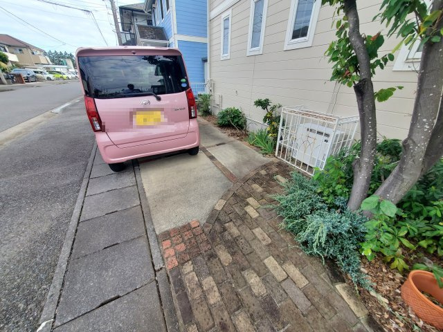 南平野５丁目戸建の駐車場