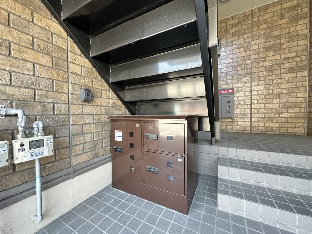 ブルージュ北久保のエントランス