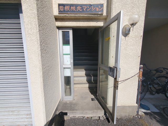 岩槻城北マンションのエントランス
