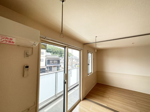 ホームインプラスの居間・リビング