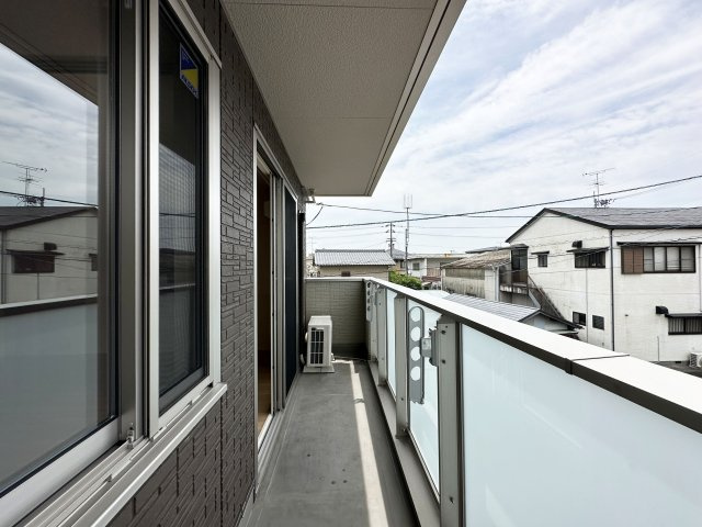 ホームインプラスのバルコニー