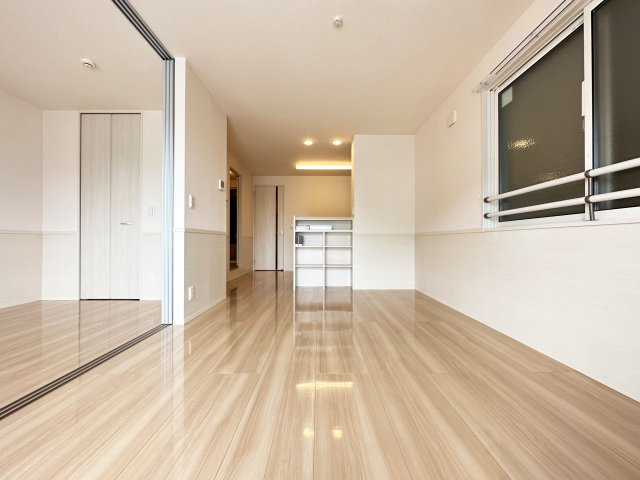 ホームインプラスの居間・リビング