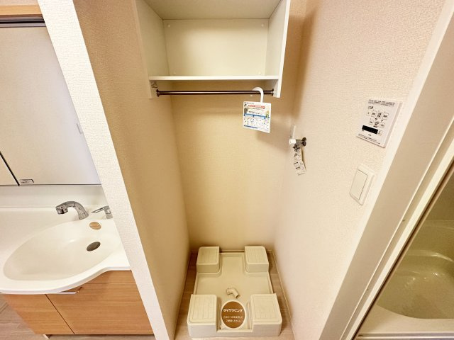 ホームインプラスの洗面所