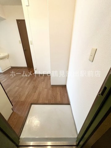 ラフィーネ鶴見の玄関