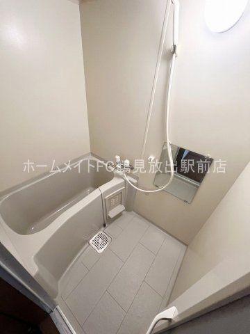 ラフィーネ鶴見の浴室