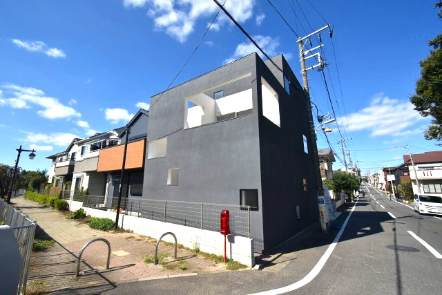 本天沼3丁目・新築戸建の前面道路含む現地写真