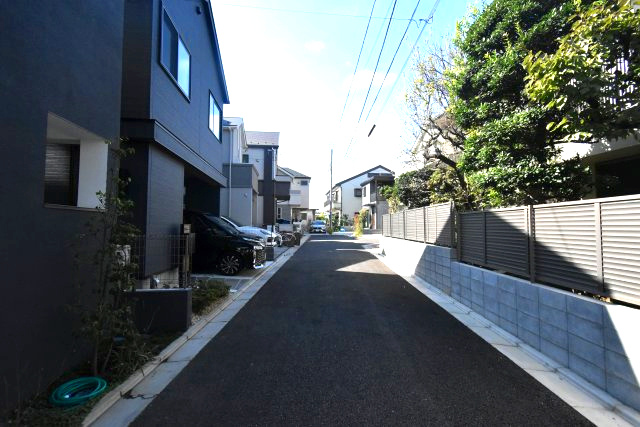 本天沼3丁目・新築戸建の前面道路含む現地写真