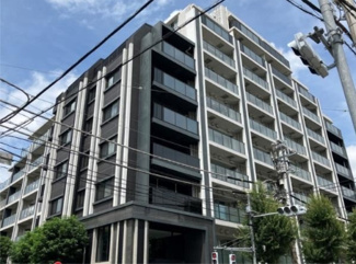 【外観】 | 鉄筋コンクリート造のがっちりとした建物。