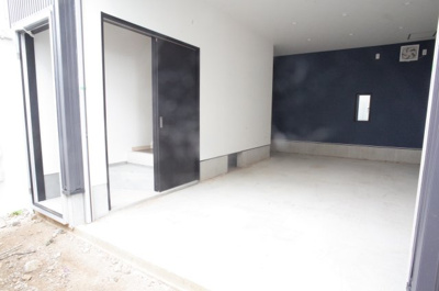 【駐車場】 | 生実町貸事務所 | ガレージタイプなので、高さ制限あり。