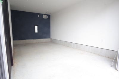 【駐車場】 | 生実町貸事務所 | 6ｍの広さがあるので、お荷物も収容可能。