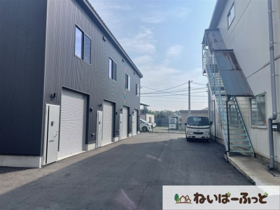 【エントランス】 | 生実町貸事務所 | お車も楽々出入り可能